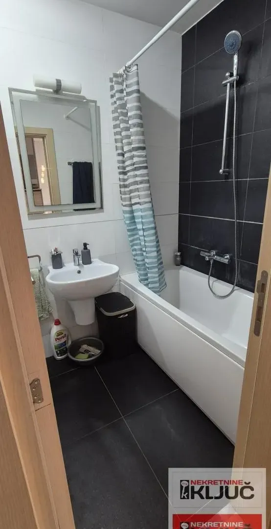 Prodaja, dvosoban stan, 42m², Bulevar Evrope, Novi Sad Sve Podlokacije