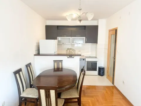 Izdavanje, jednosoban stan, 54m², Pobrežje, Podgorica - image 10