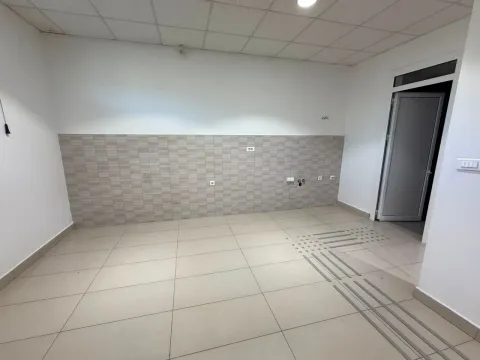 Izdavanje, poslovni prostor, 180m², Stara Varoš, Podgorica - image 7