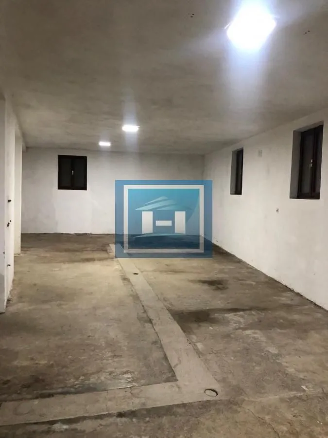Rent, office space, 320m², Grad Stalać, Ćićevac