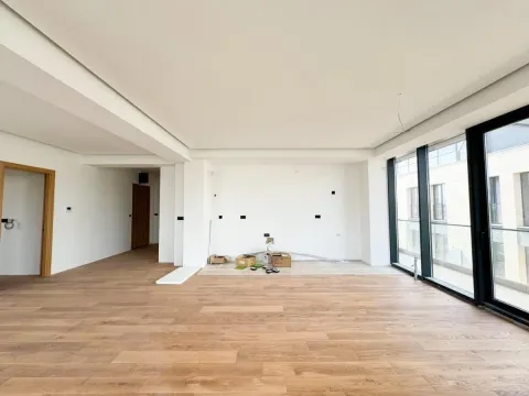 Prodaja, garsonjera, 174m², Podgorica, Crna Gora - image 9
