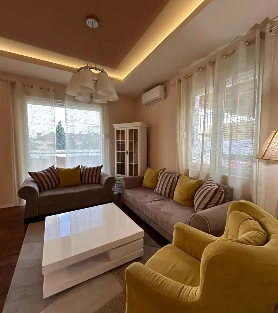 Prodaja, jednosoban stan, 70m², Centar, Podgorica