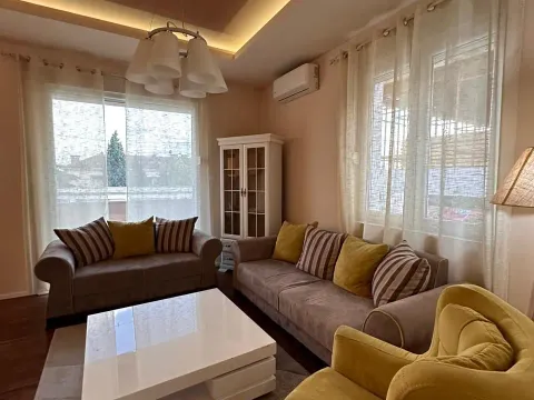 Prodaja, jednosoban stan, 70m², Centar, Podgorica - image 2