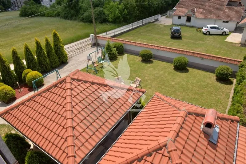 Sale, house, 554m², Mladenovac, Beograd