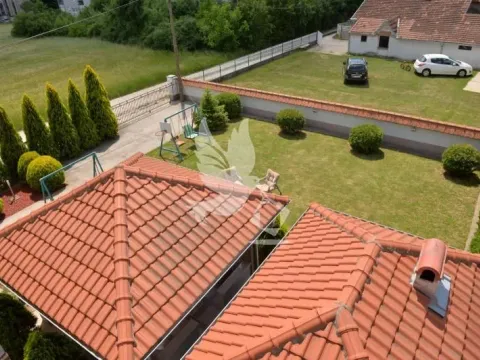 Sale, house, 554m², Mladenovac, Beograd - image 9