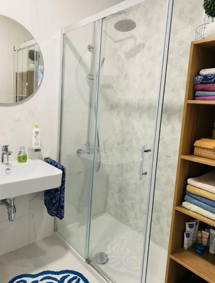 Izdavanje, trosoban stan, 95m², Central Point, Podgorica
