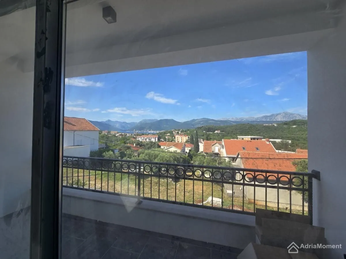 Prodaja, dvosoban stan, 54m², Radovići, Tivat