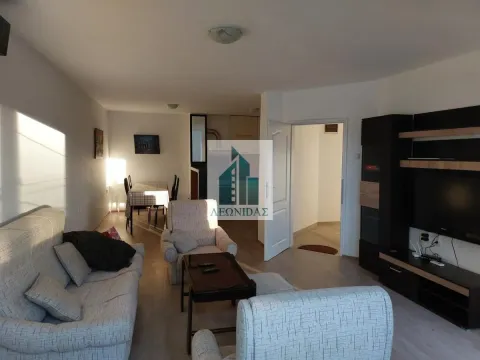 Izdavanje, trosoban stan, 98m², Palilula, Niš - image 9