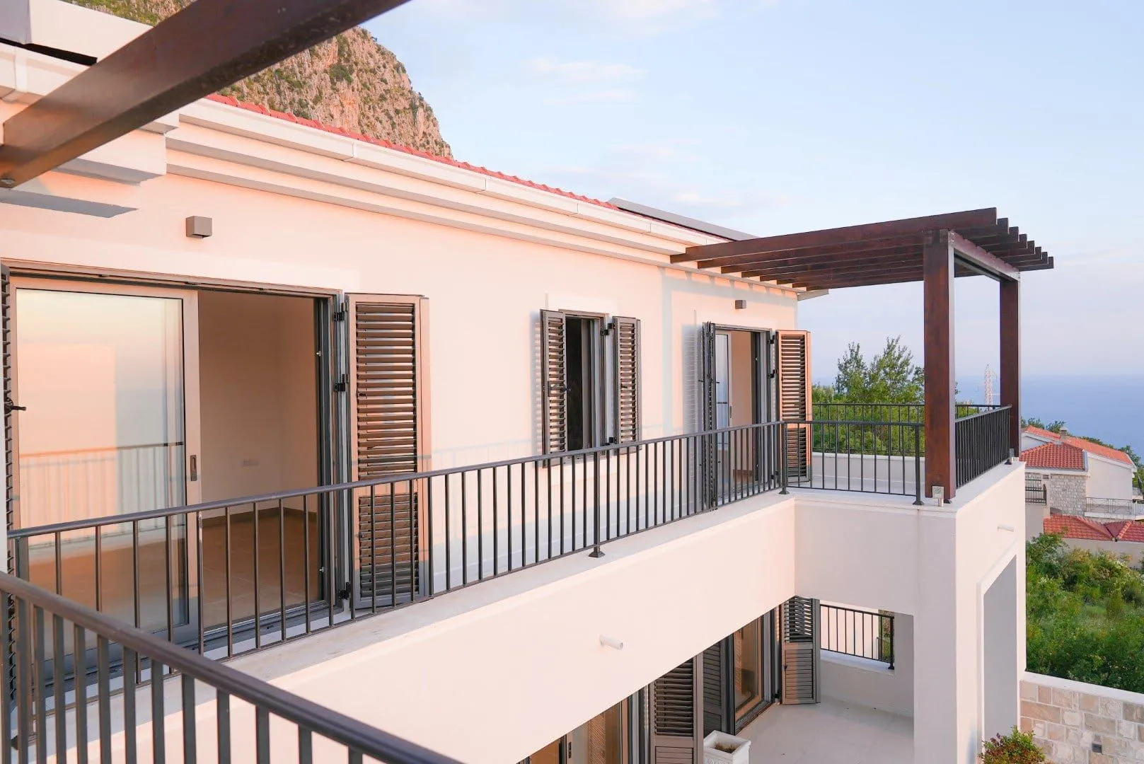 Sale, house, 420m², Blizikuće, Budva