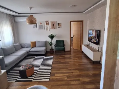 Prodaja, trosoban stan, 89m², Centar, Podgorica - image 17