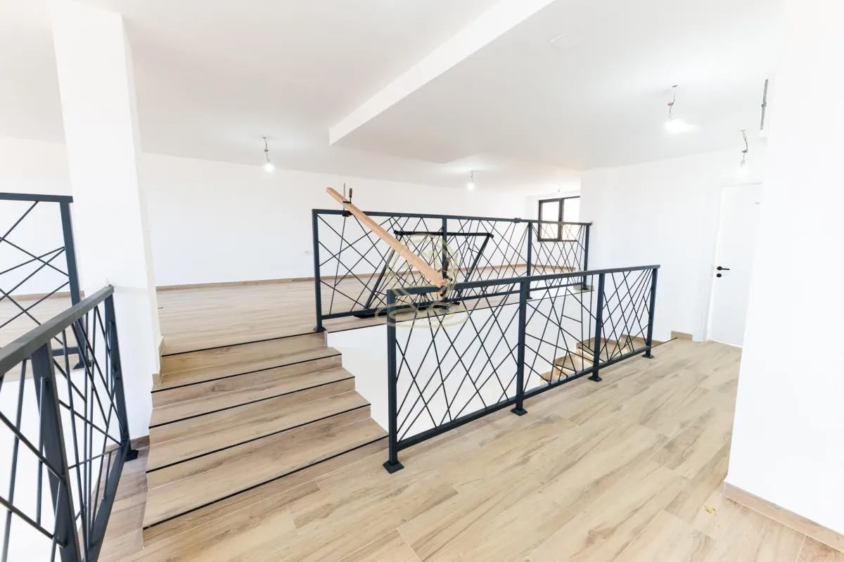 Izdavanje, poslovni prostor, 340m², Telep, Novi Sad Sve Podlokacije