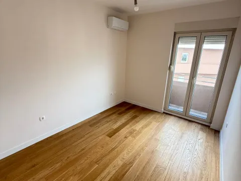 Prodaja, dvosoban stan, 72m², Central Point, Podgorica - image 8