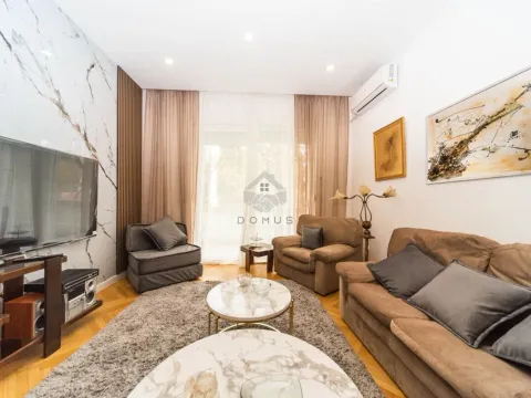 Izdavanje, dvosoban stan, 75m², Centar, Podgorica - image 3