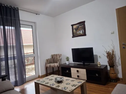 Rent, two bedroom apartment, 70m², Igalo, Herceg Novi - image 2