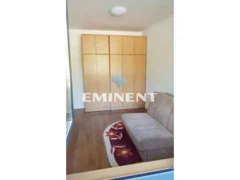 Izdavanje, dvosoban stan, 47m², Zemun Centar, Zemun Sve Podlokacije - image 5