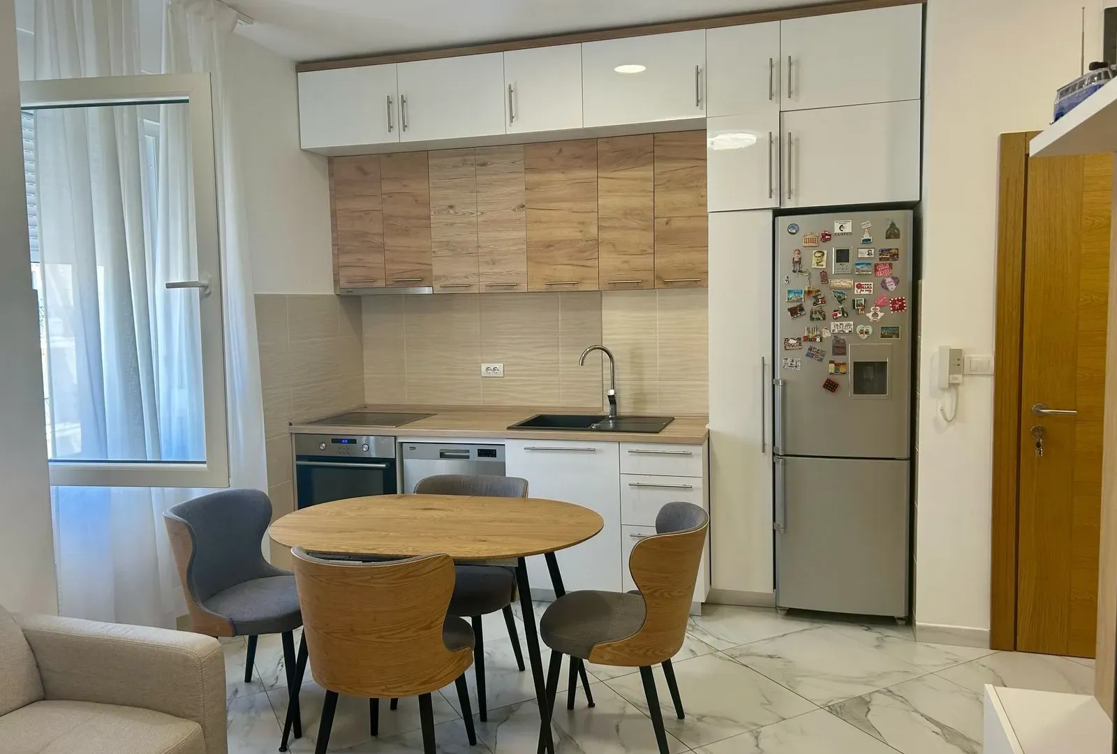 Izdavanje, dvosoban stan, 51m², Kava, Tivat
