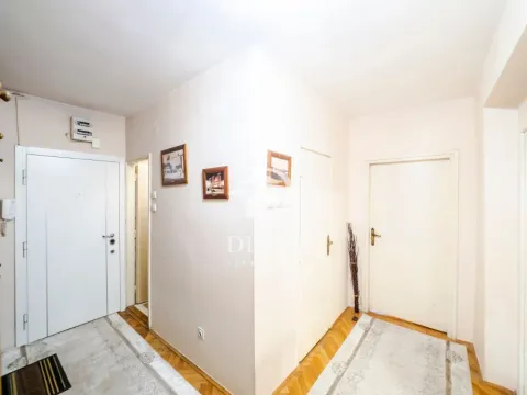 Prodaja, trosoban stan, 82m², Zemun Gornji Grad, Zemun Sve Podlokacije - image 11