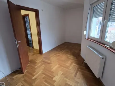 Izdavanje, trosoban stan, 85m², Grbavica, Novi Sad Sve Podlokacije - image 5