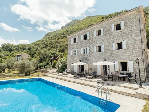 Sale, house, 800m², Prčanj, Kotor - image 5