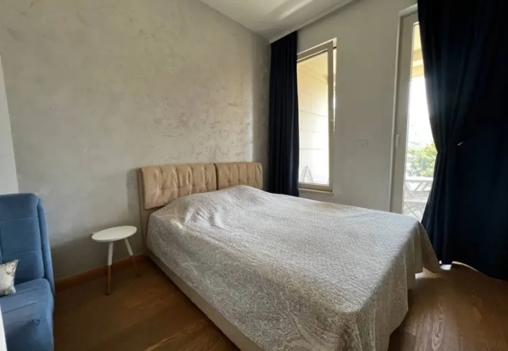 Izdavanje, jednosoban stan, 55m², Centar, Budva