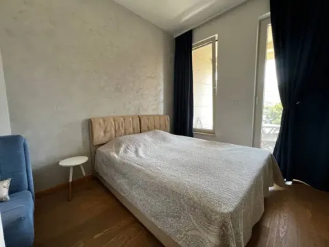 Izdavanje, jednosoban stan, 55m², Centar, Budva