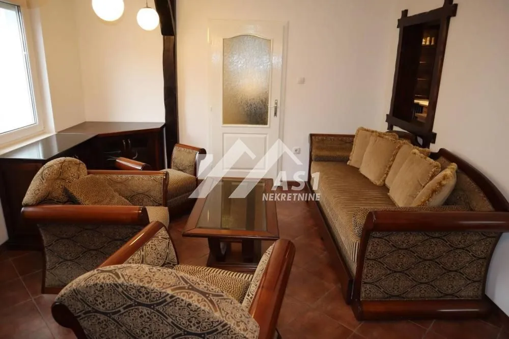 Izdavanje, dvosoban stan, 52m², Bulevar Oslobodjenja, Novi Sad Sve Podlokacije