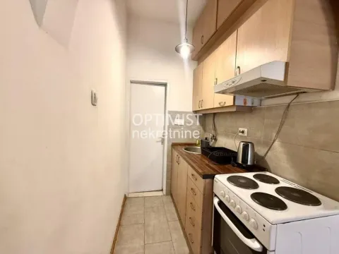 Izdavanje, jednosoban stan, 50m², Vračar Centar, Vračar Sve Podlokacije - image 3