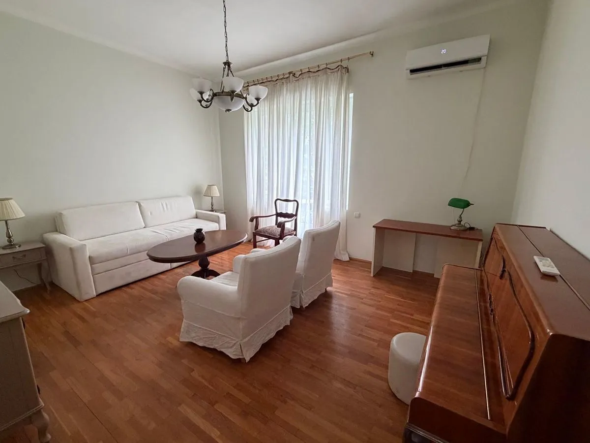 Rent, two bedroom apartment, 80m², Dorćol Sve Podlokacije, Beograd