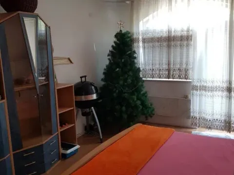 Rent, four bedroom apartment, 160m², Galenika, Beograd - image 12