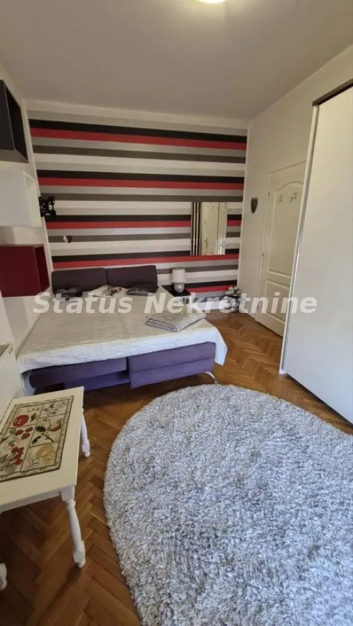 Prodaja, četvorosoban stan, 120m², Centar, Novi Sad