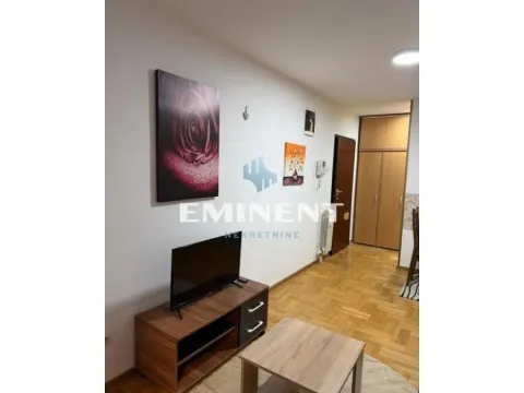 Izdavanje, stan, 40m², Đeram Pijaca, Beograd - image 2