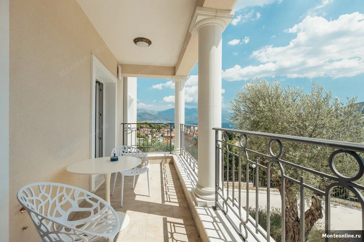 Prodaja, dvosoban stan, 73m², Herceg Novi, Crna Gora