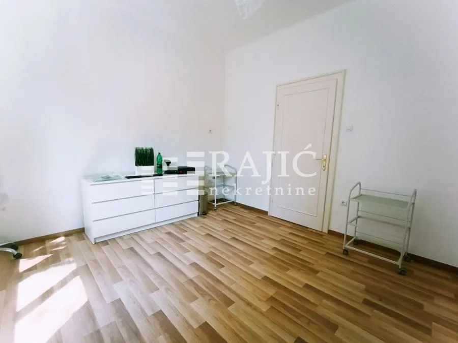Prodaja, trosoban stan, 54m², Senjak, Beograd