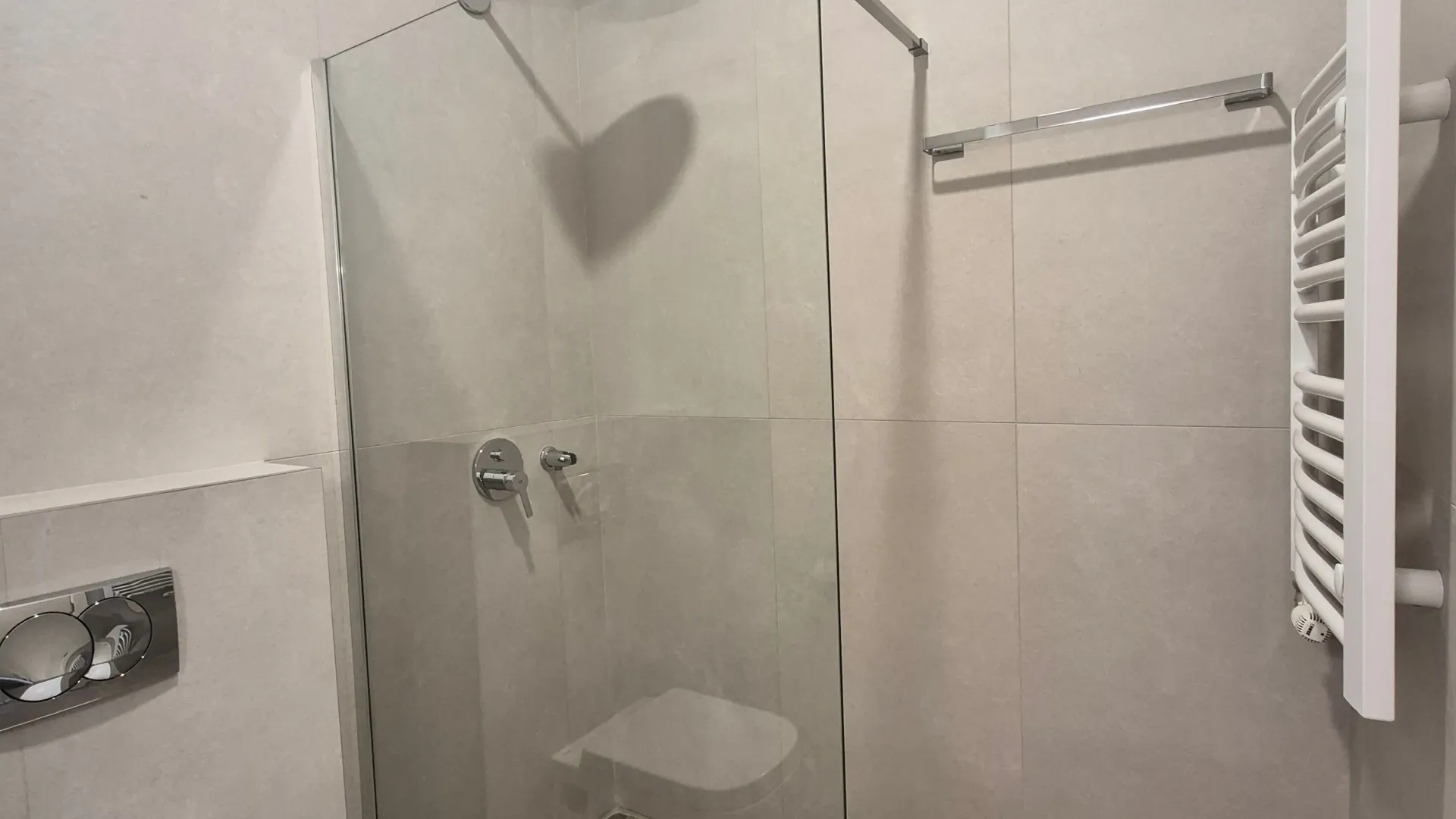 Sale, three bedroom apartment, 107m², Novi Beograd Blok 65, Novi Beograd Sve Podlokacije