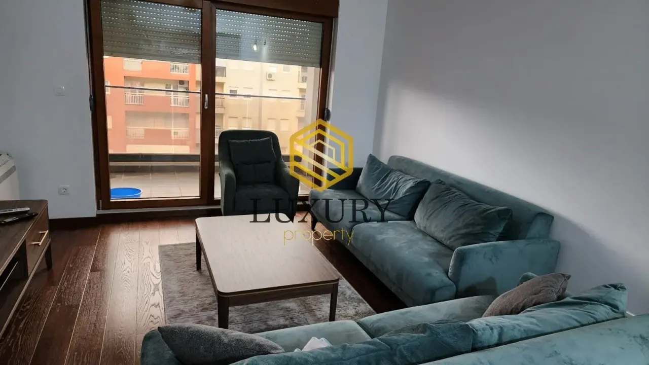 Izdavanje, dvosoban stan, 69m², Master Kvart, Podgorica