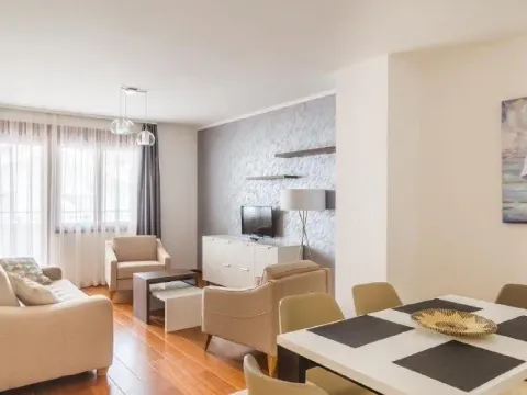Prodaja, stan, 89m², Bečići, Budva - image 1