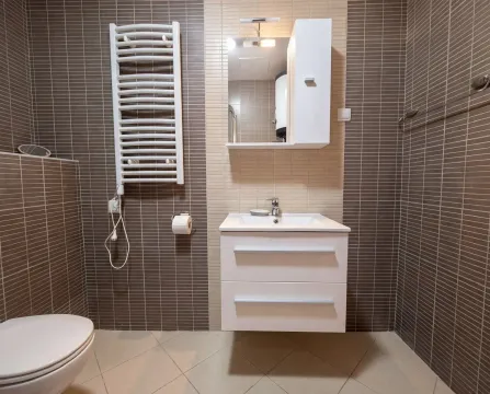 Rent, studio apartment, 42m², Bečići, Budva - image 12