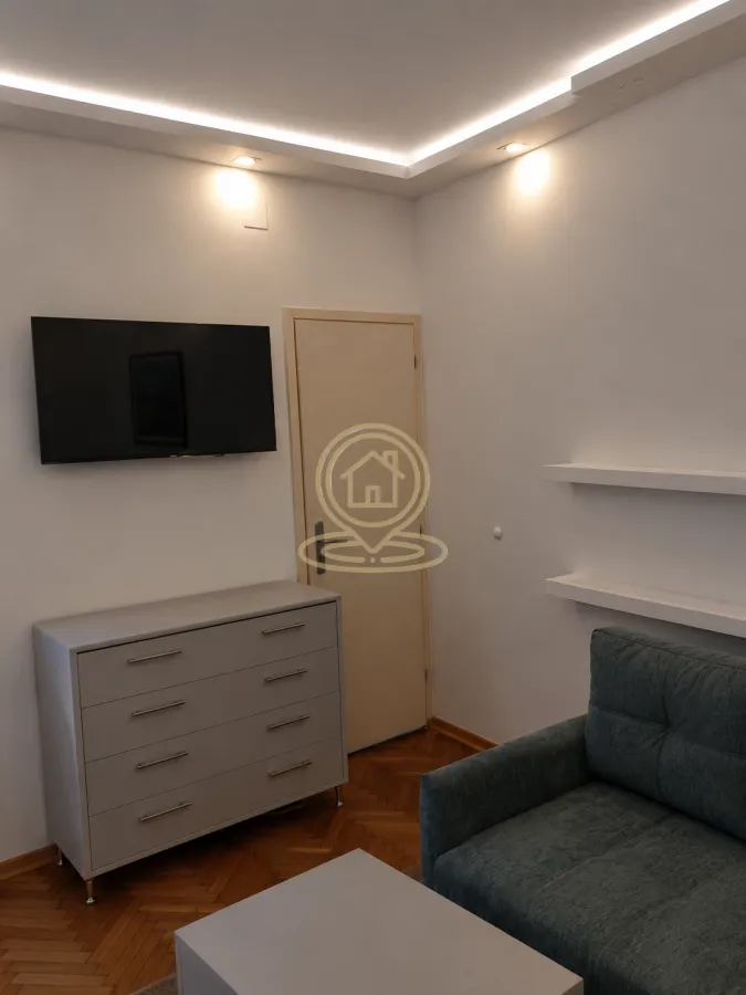 Izdavanje, jednosoban stan, 27m², Stari Grad, Beograd