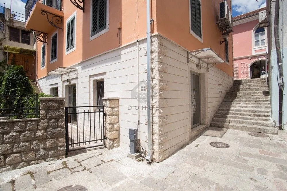 Sale, office space, 102m², Herceg Novi, Crna Gora