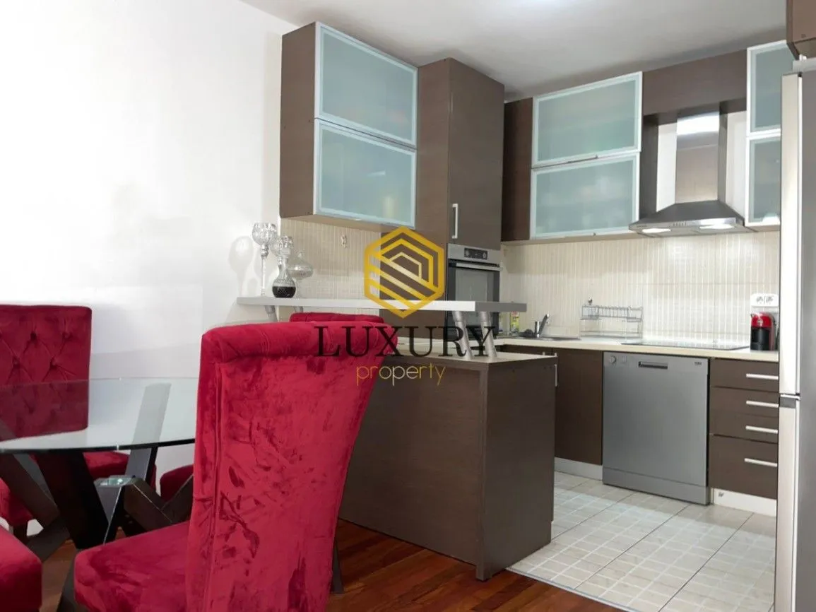 Prodaja, dvosoban stan, 90m², Centar, Podgorica