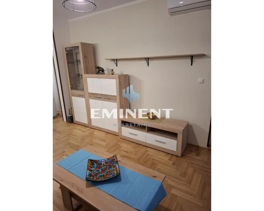 Rent, two bedroom apartment, 42m², Novi Beograd Blok 72, Novi Beograd Sve Podlokacije