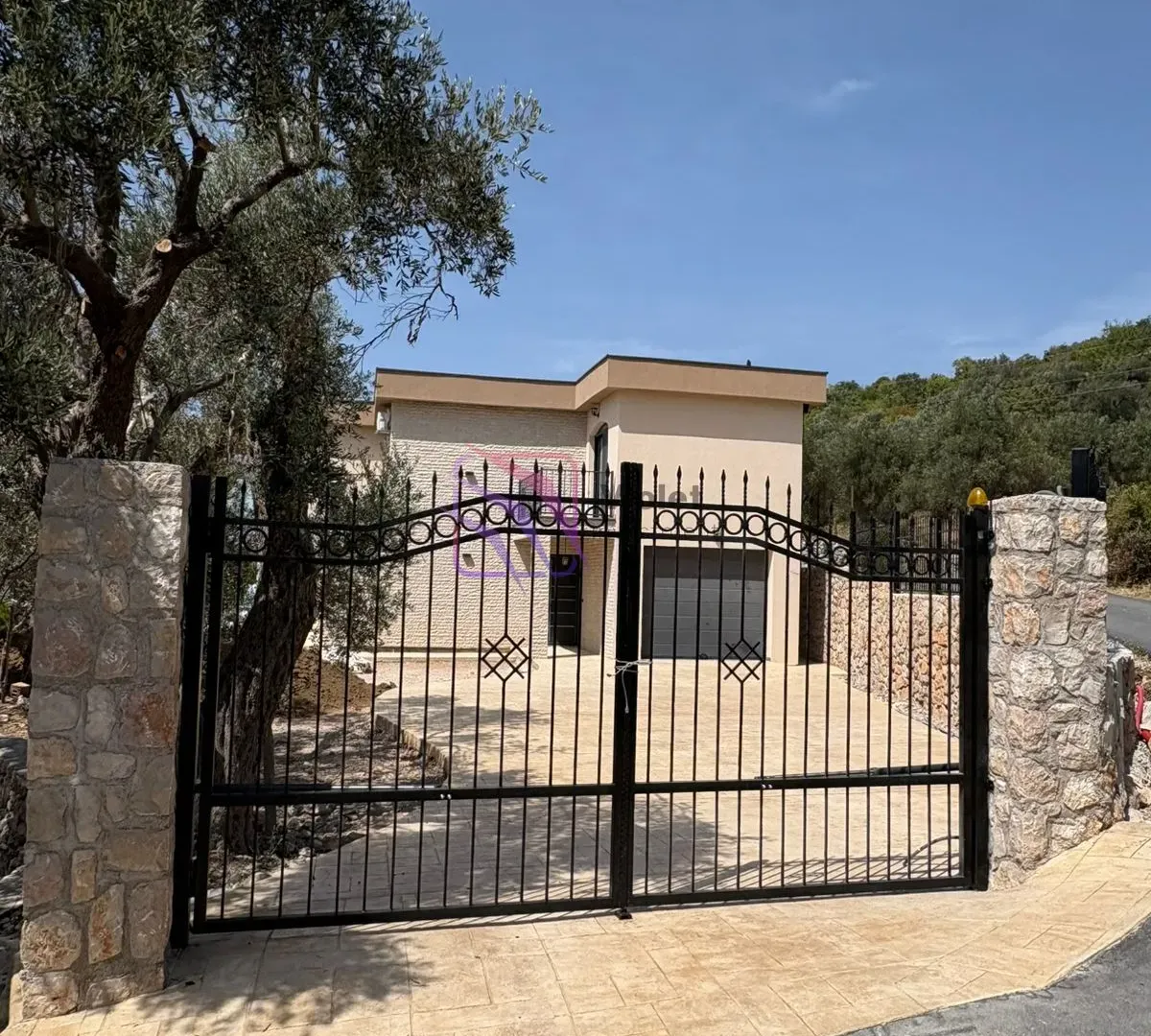 Sale, house, 225m², Šušanj, Bar