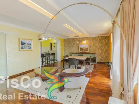 Izdavanje, trosoban stan, 170m², Gorica C, Podgorica - image 2