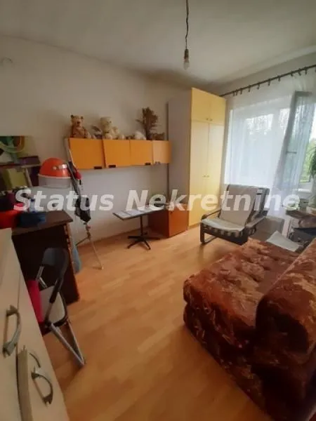 Prodaja, kuća, 242m², Novo naselje, Novi Sad
