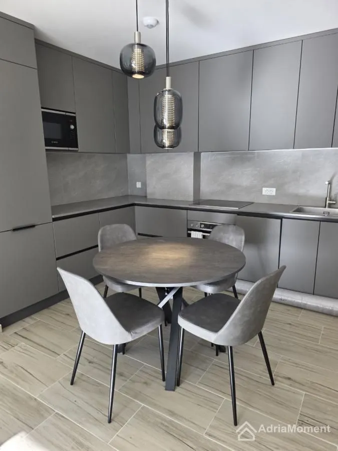 Prodaja, dvosoban stan, 72m², Bečići, Budva