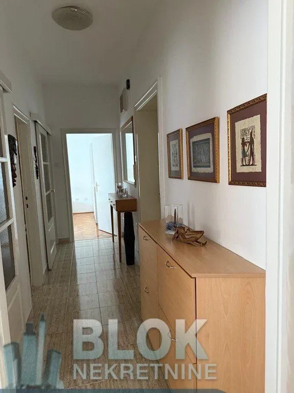 Izdavanje, jednosoban stan, 55m², Centar, Podgorica