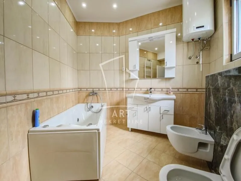 Prodaja, trosoban stan, 157m², Brace Jerković, Voždovac Sve Podlokacije