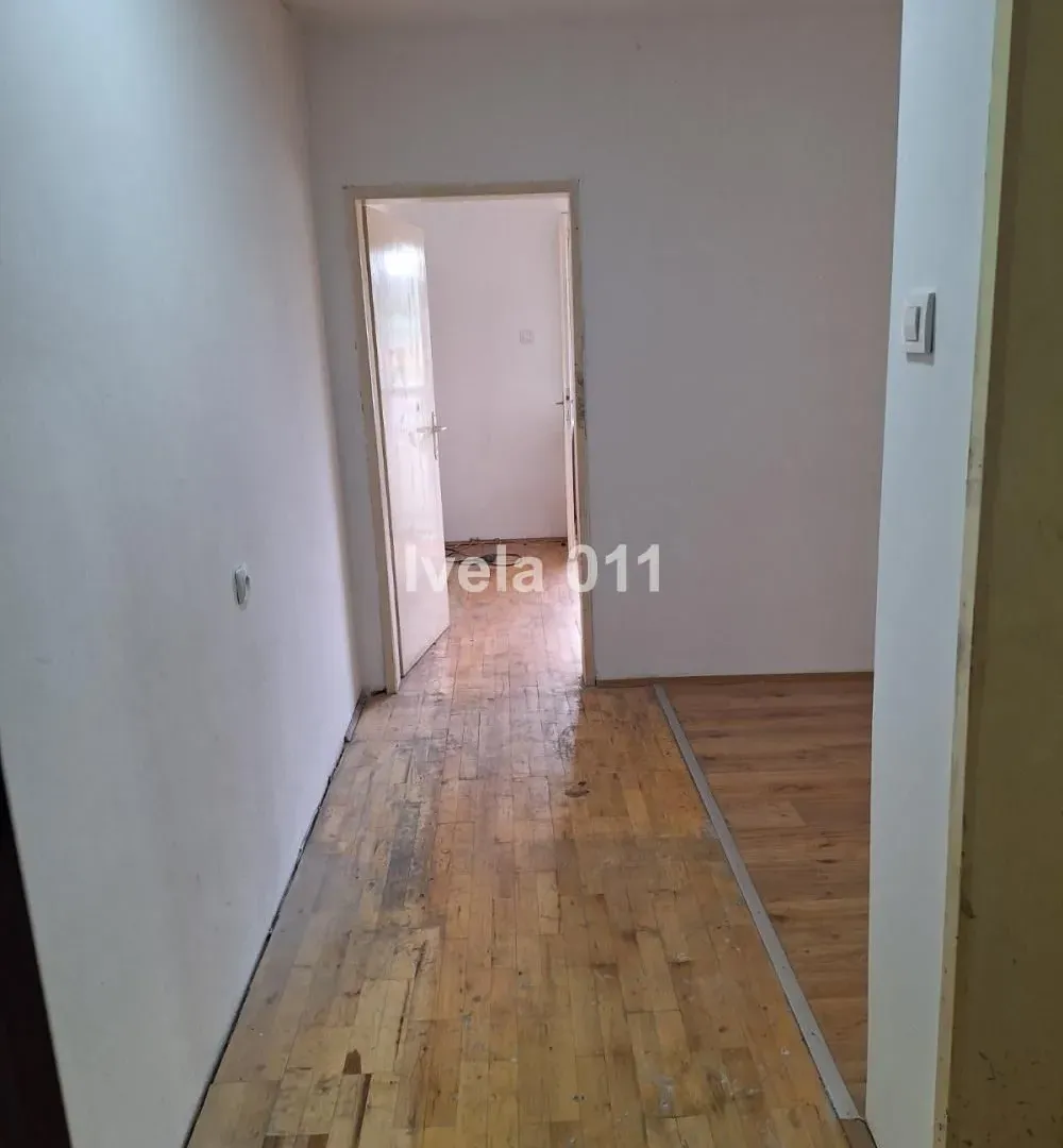 Prodaja, jednosoban stan, 38m², Kanarevo Brdo, Beograd