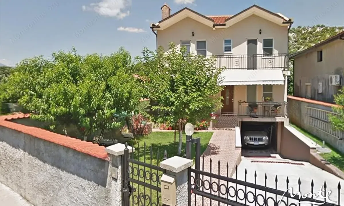 Prodaja, kuća, 200m², Donja Gorica, Podgorica