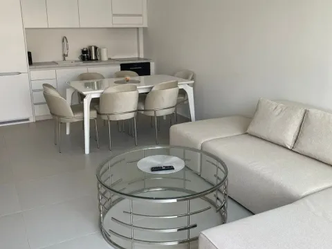 Rent, one bedroom apartment, 50m², Stari Grad, Budva - image 1